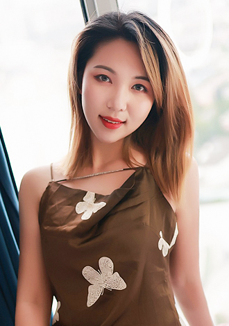 Most gorgeous profiles: caring Asian profile Zijun from Shanghai