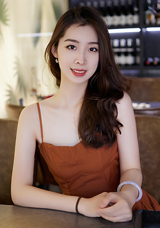 Gorgeous member profiles: East Asian American member Xiaolu from Shenzhen