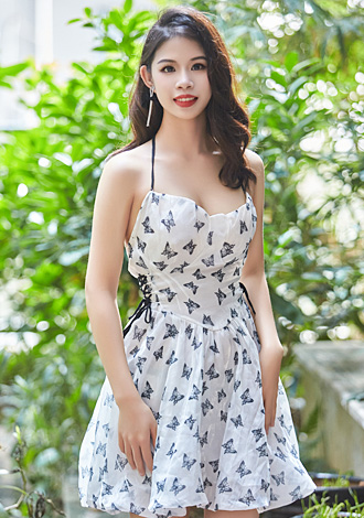 Gorgeous member profiles: Xiaoxia, China member